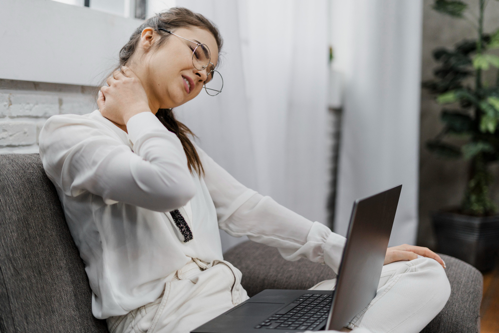 Skausmas kaklo šone – ar reikia kreiptis į neurologą?