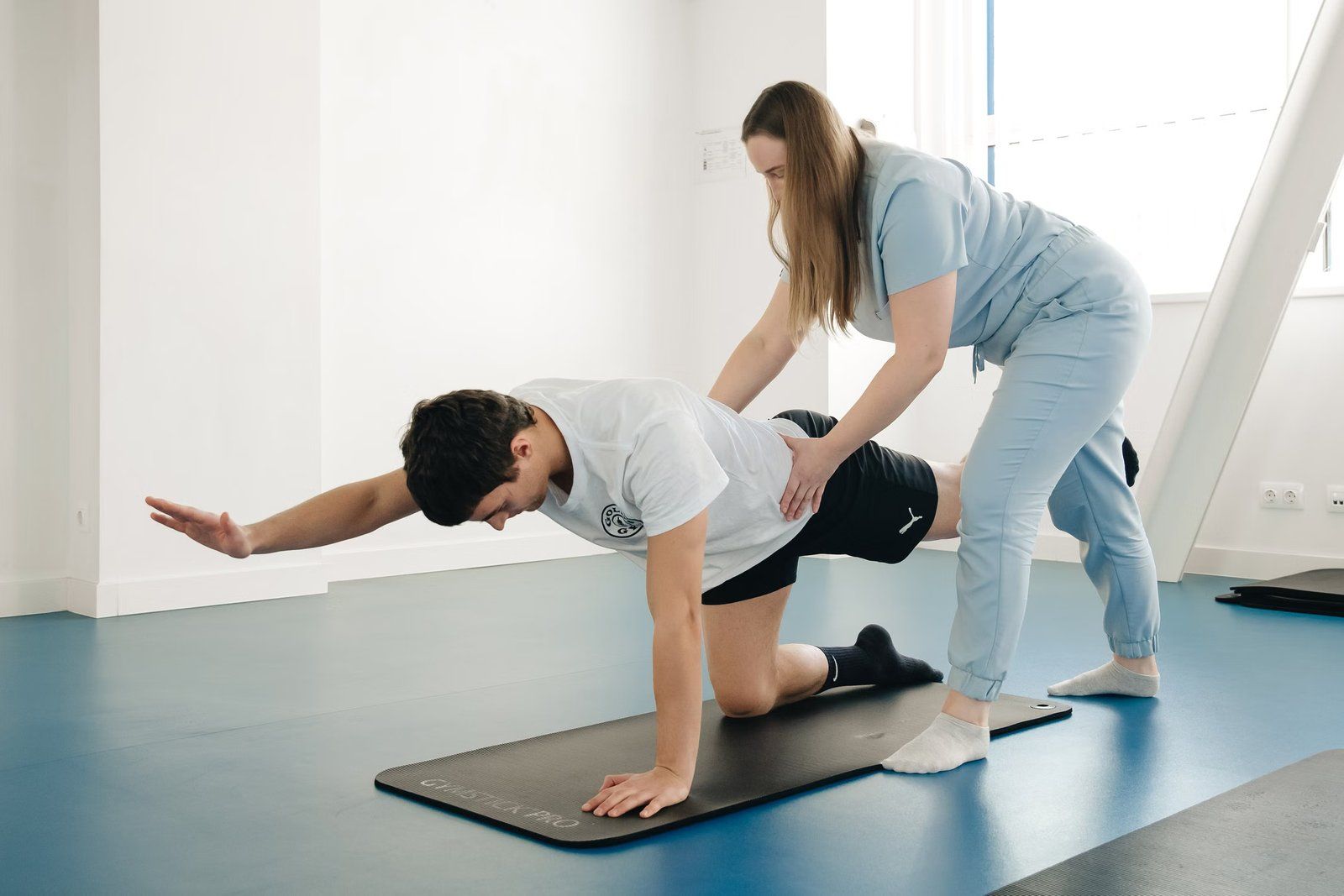 Sėdimojo nervo uždegimas: simptomai ir saugus gydymas