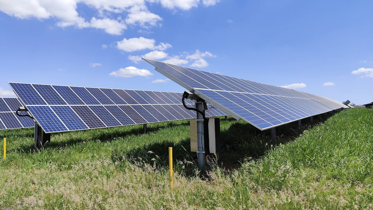 Ar verta elektrinę montuoti rytų–vakarų kryptimi?