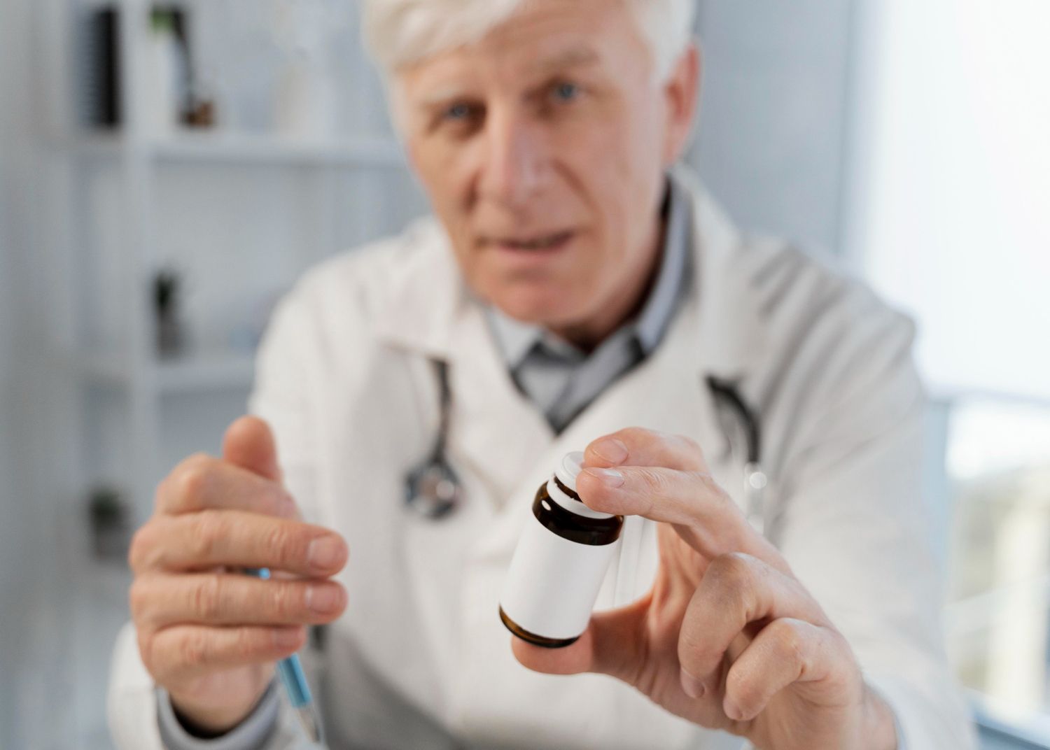 Kalcio ir vitamino D papildai nesaugo nuo lūžių taip patikimai, kaip manyta
